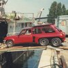 Renault-5-Turbo-con-seis-ruedas-y-dos-motores.jpg