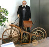 800px-Daimler-1-motorcycle-1.jpg