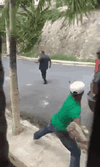 pedrada.gif